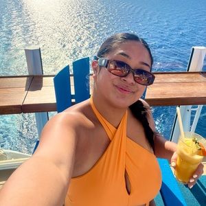 Meet your Posher, Alexandria